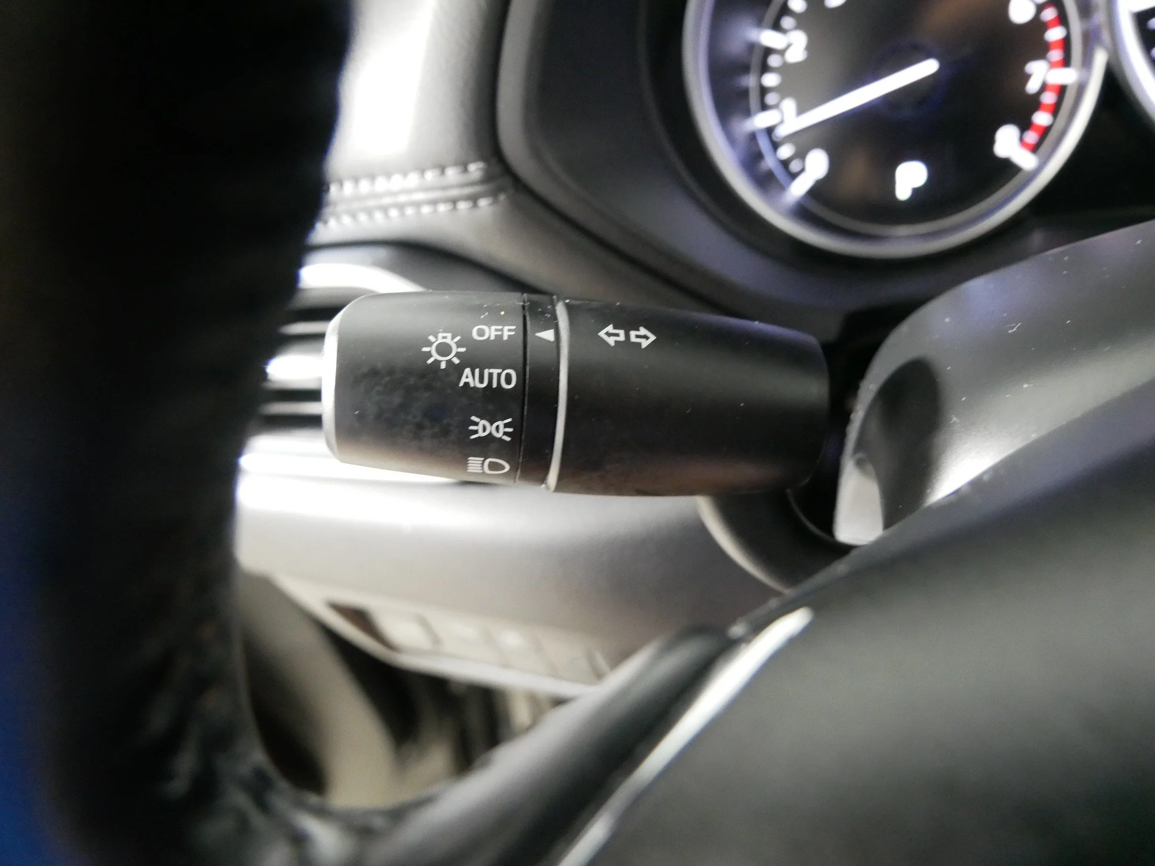 Used 2025 Jet Black Mica Mazda 2.5 S Preferred Package image 32