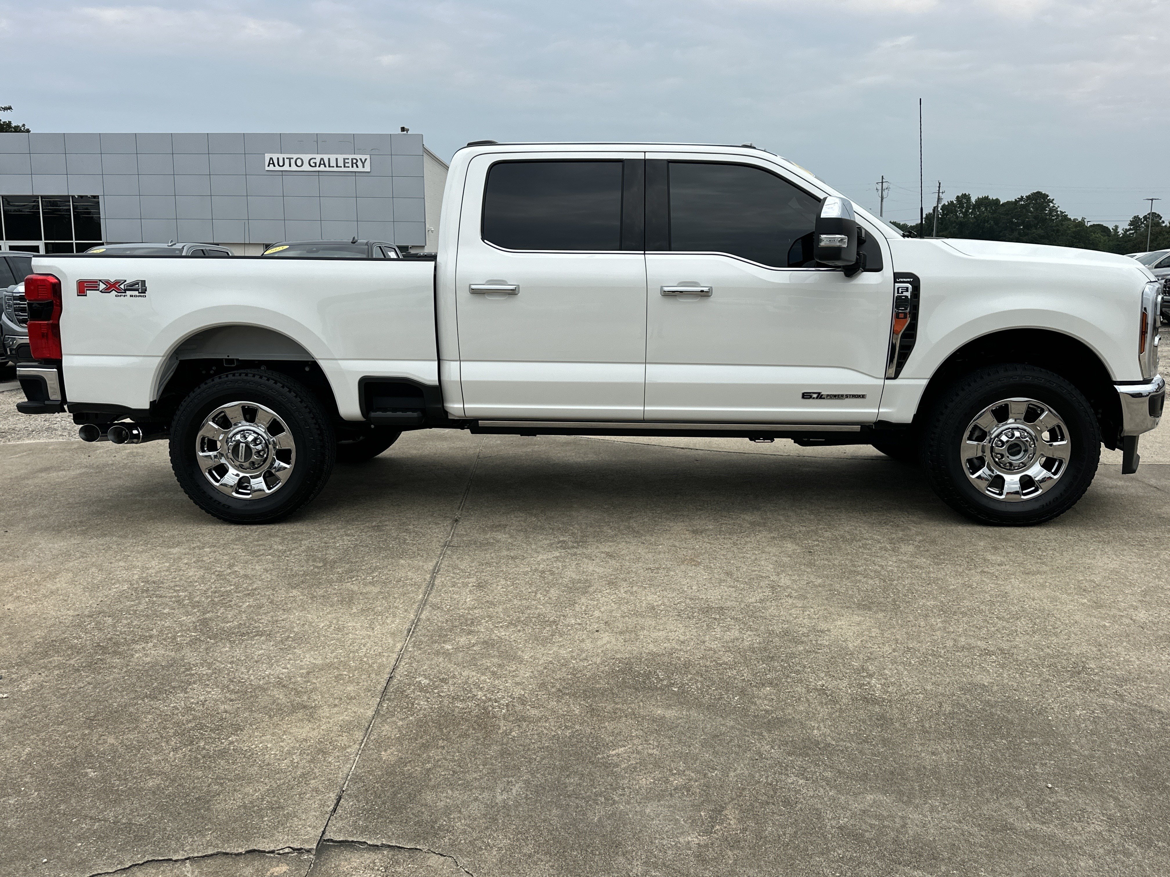 2025 Ford F-350 Super Duty Lariat - Photo 8