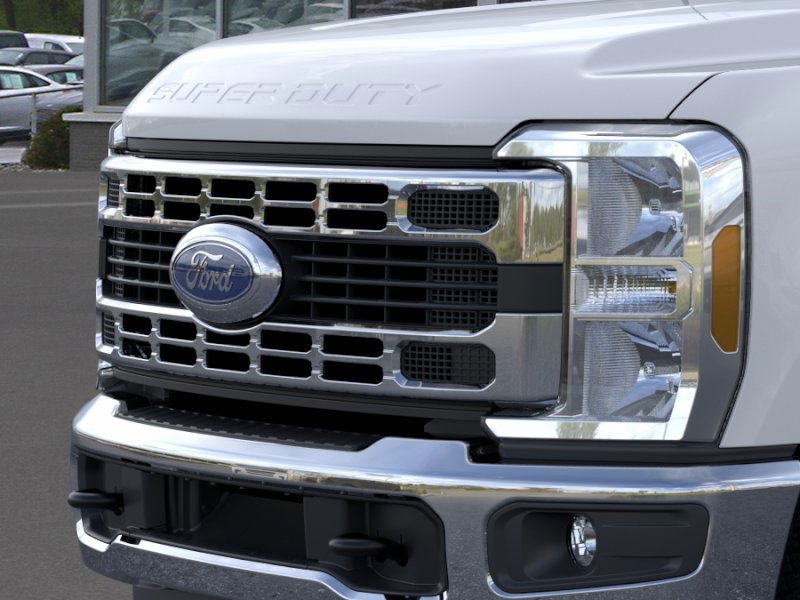 2025 Ford F-350 Super Duty Chassis Cab XLT - Photo 17