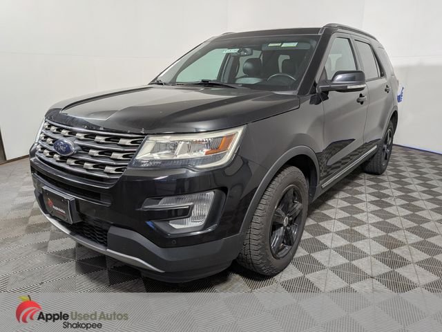 Used 2016 Black Ford XLT image 3