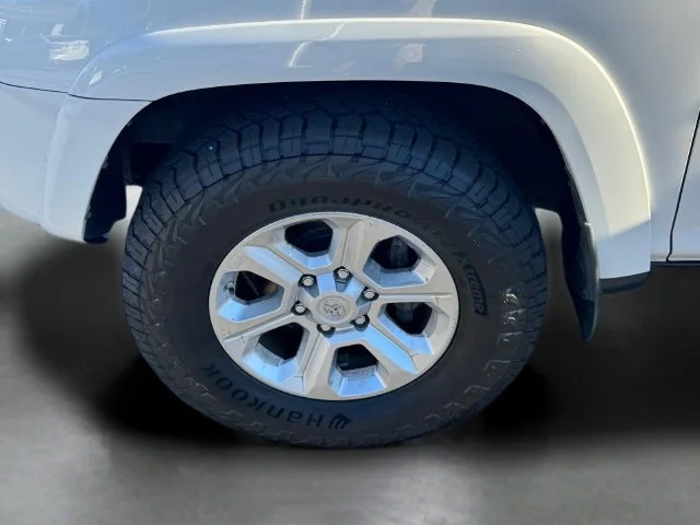 Used 2019 White Toyota SR5 Premium image 19