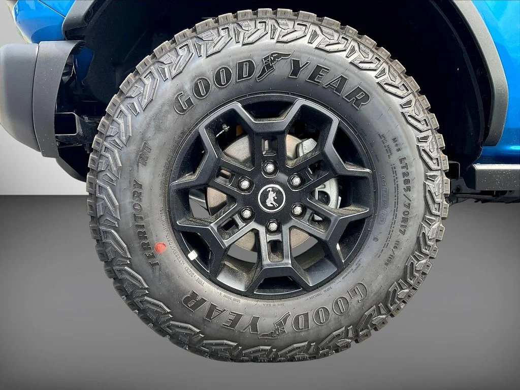 New 2026 Velocity Blue Metallic Ford Badlands® image 10