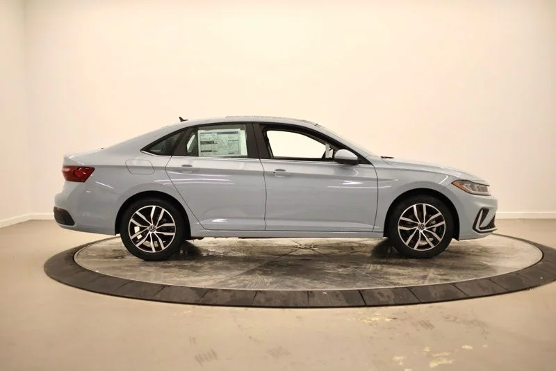 New 2026 Gray Volkswagen 1.5T SE image 2