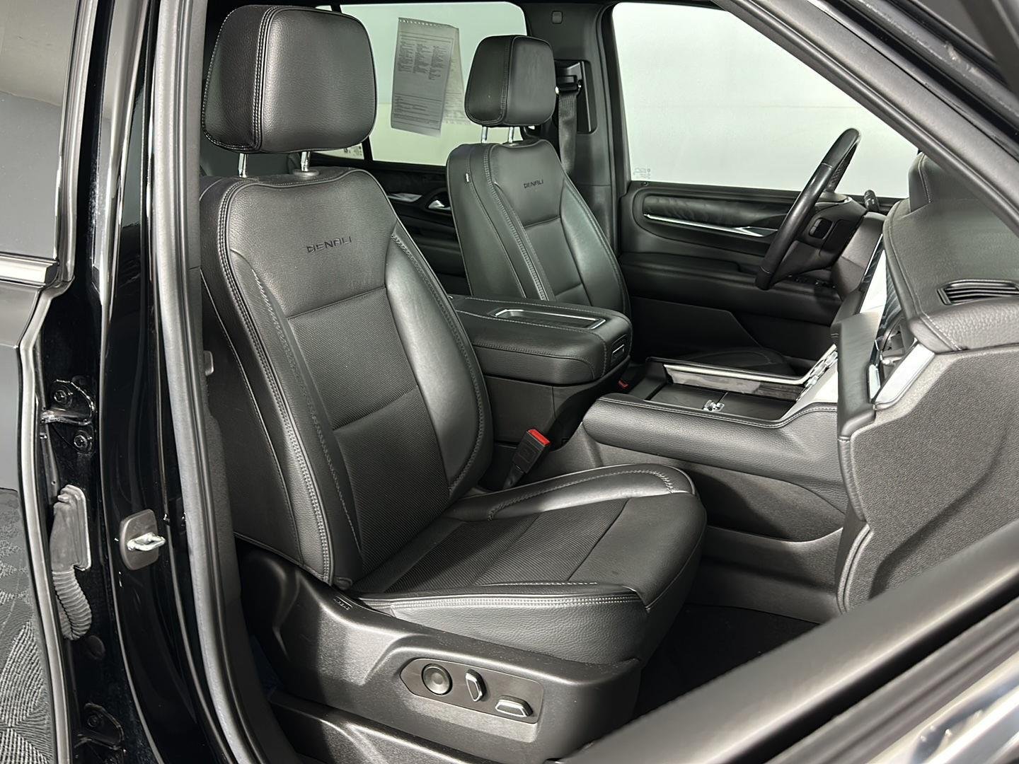 Used 2022 Onyx Black GMC Denali image 2