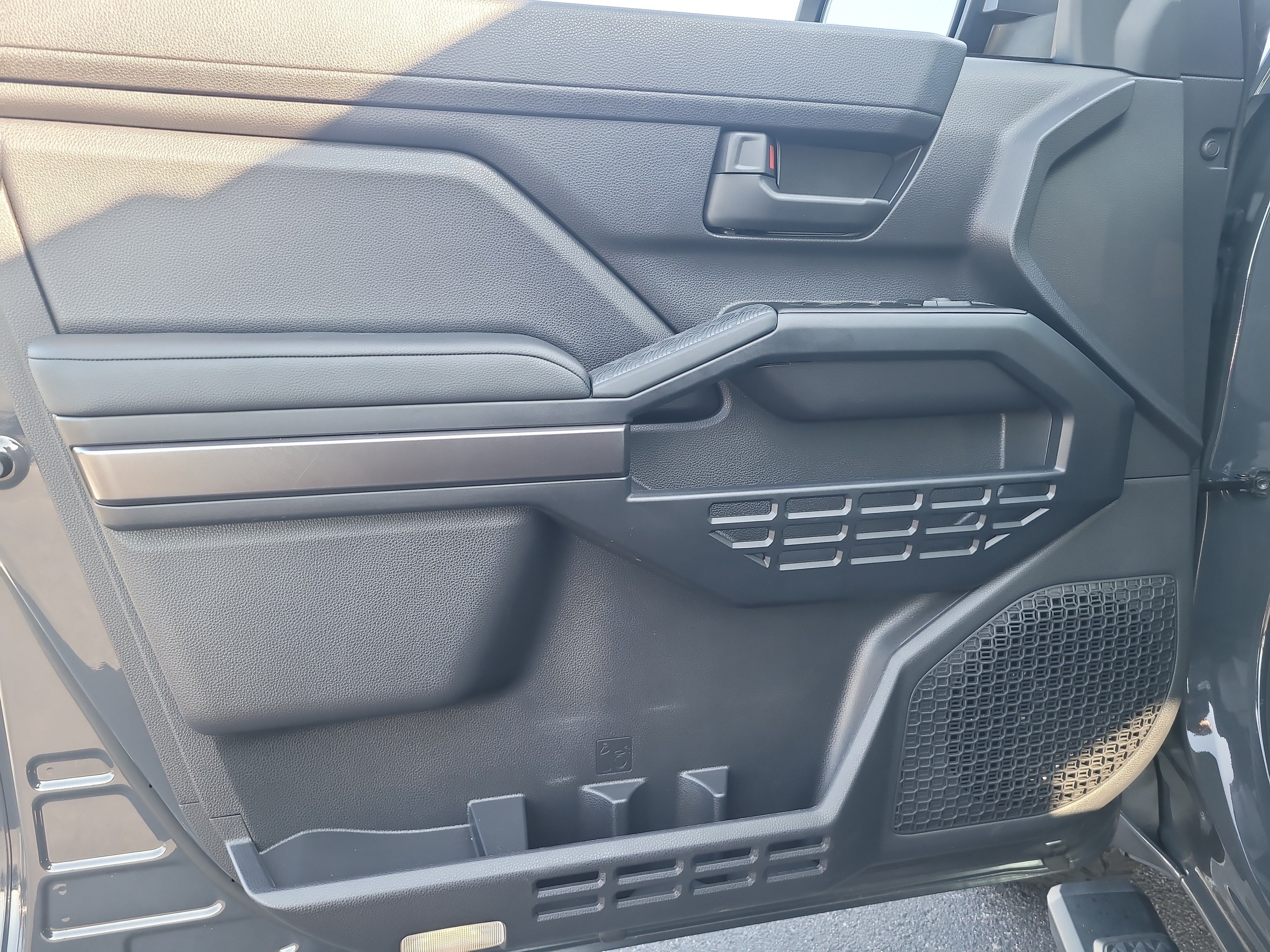 Used 2025 Underground Toyota SR5 image 15