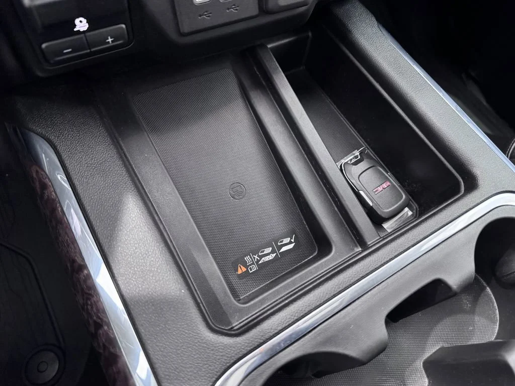 Used 2022 Ebony Twilight Metallic GMC Denali image 26