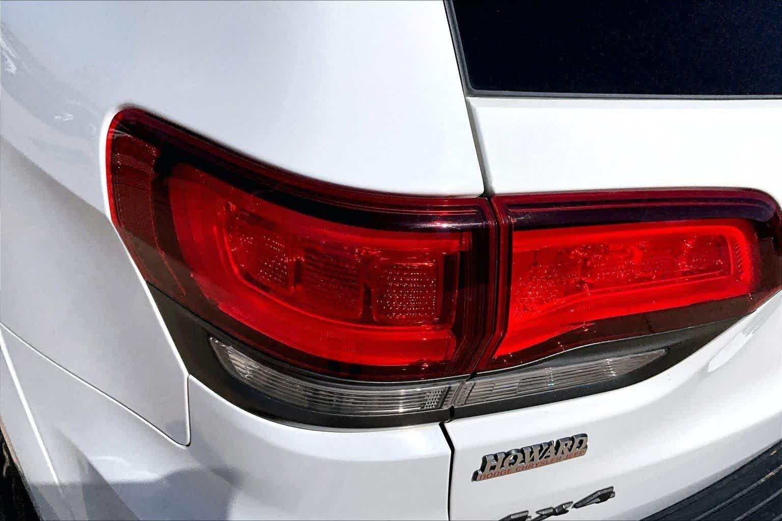 Used 2020 Bright White Clearcoat Jeep High Altitude image 24