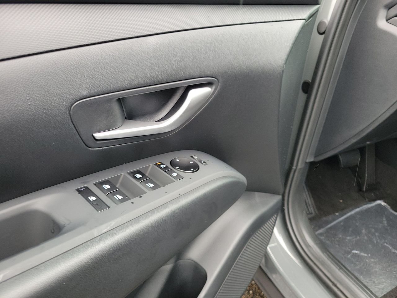 New 2026 Hampton Gray Hyundai SE AWD image 18