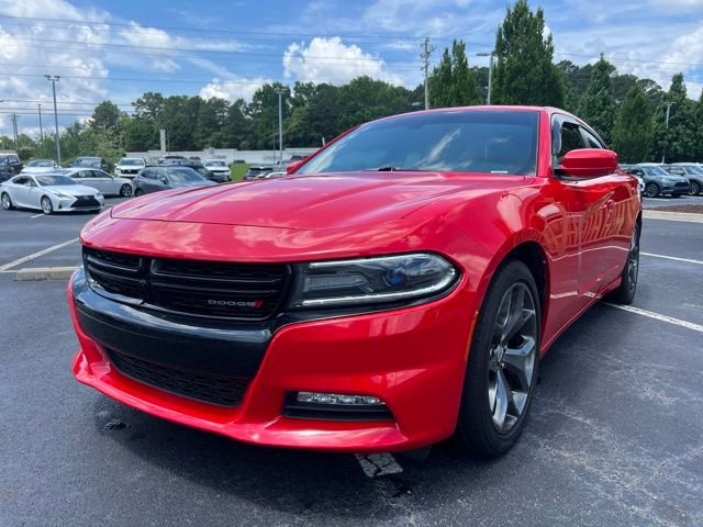 Used 2015 Torred Dodge SXT image 2