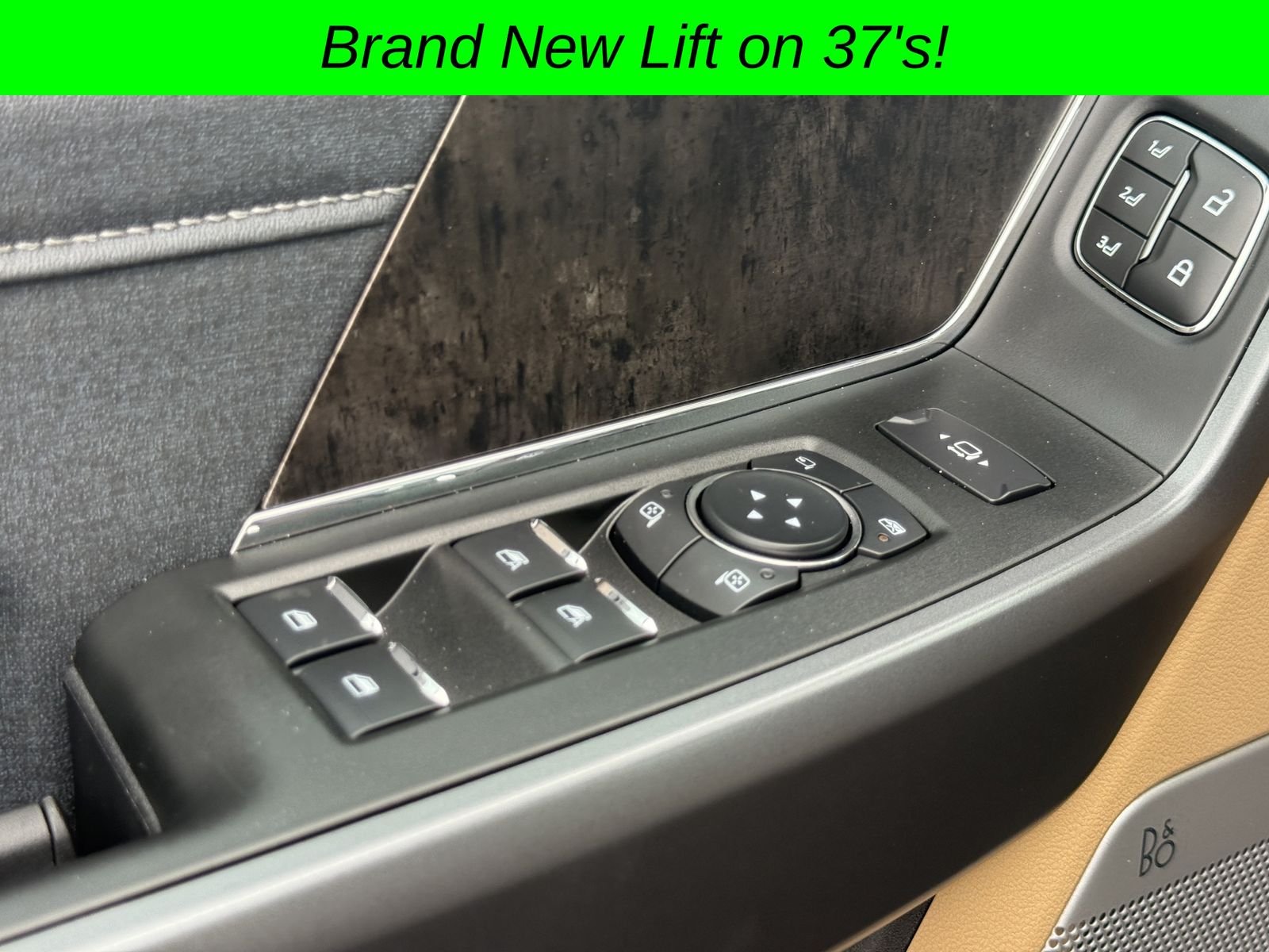 Used 2025 White Ford Lariat image 23