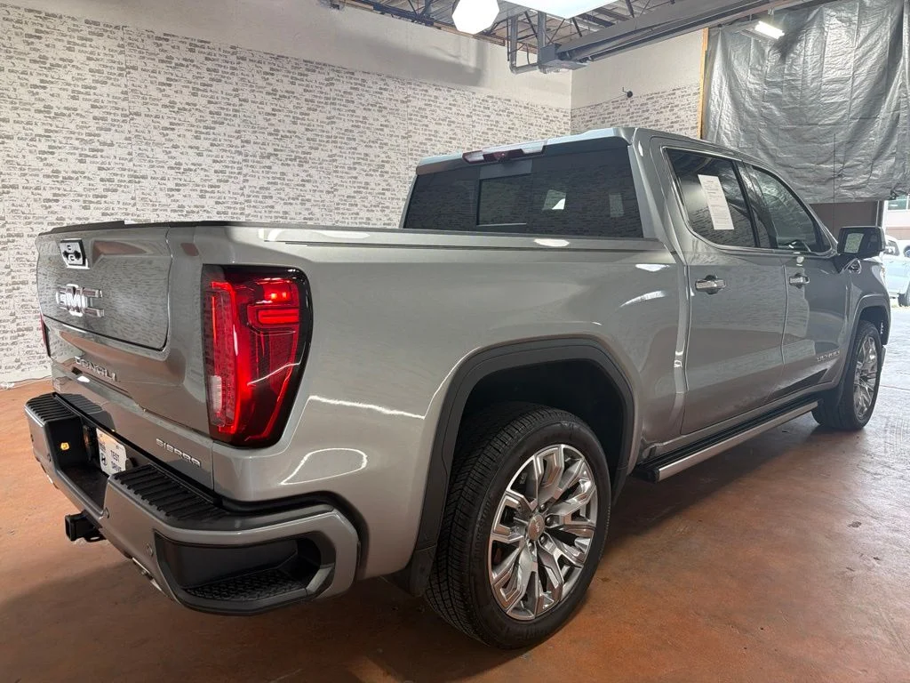 Used 2025 Sterling Metallic GMC Denali image 7