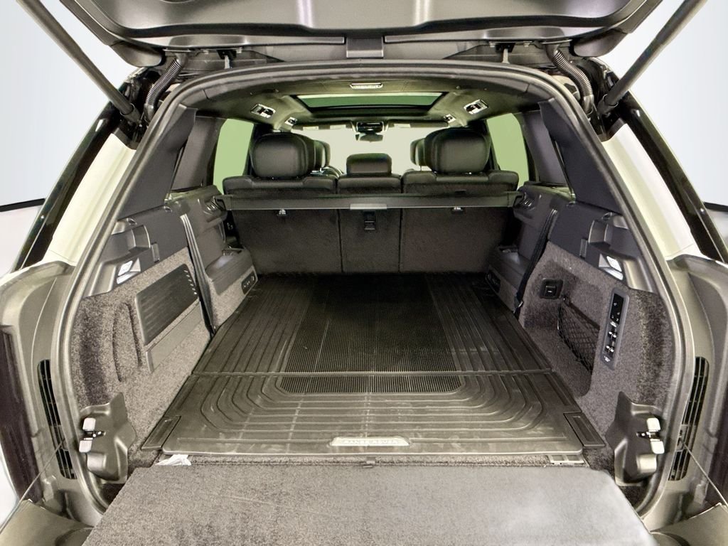 New 2026 Fuji White Land Rover Autobiography image 26