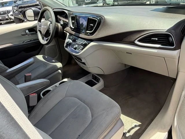 2017 Chrysler Pacifica Touring - Photo 14