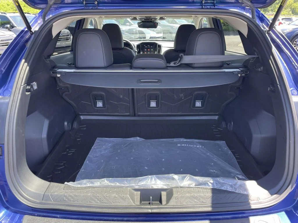 Used 2025 Sapphire Blue Pearl Subaru Limited image 29