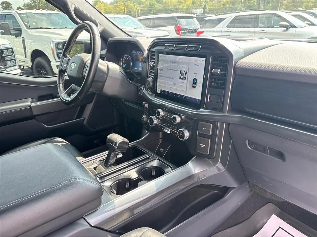 Used 2023 White Ford XLT image 13