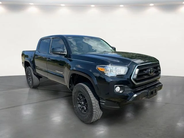 Used 2020 Black Toyota SR5 image 7