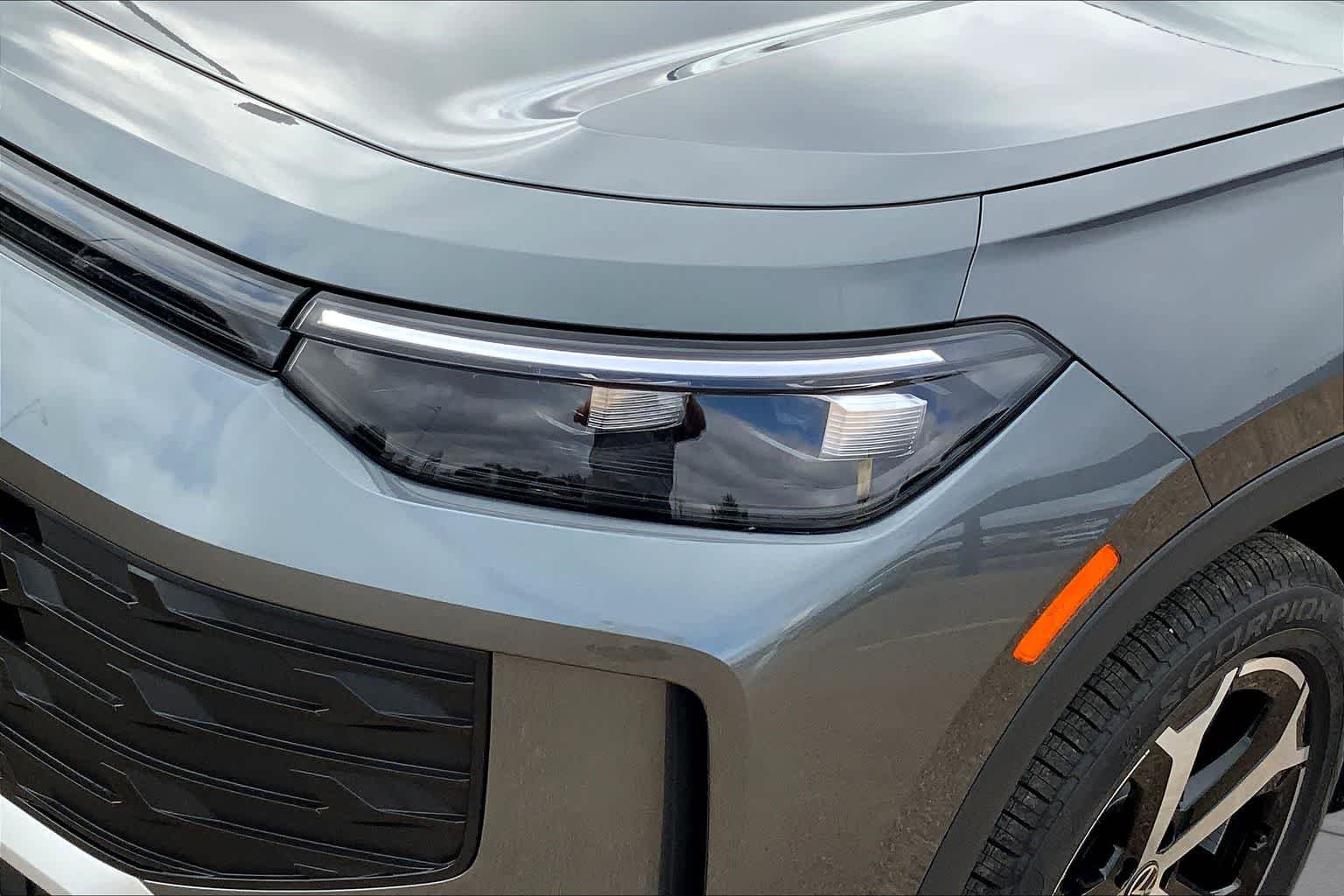 2025 Volkswagen Tiguan SE - Photo 13