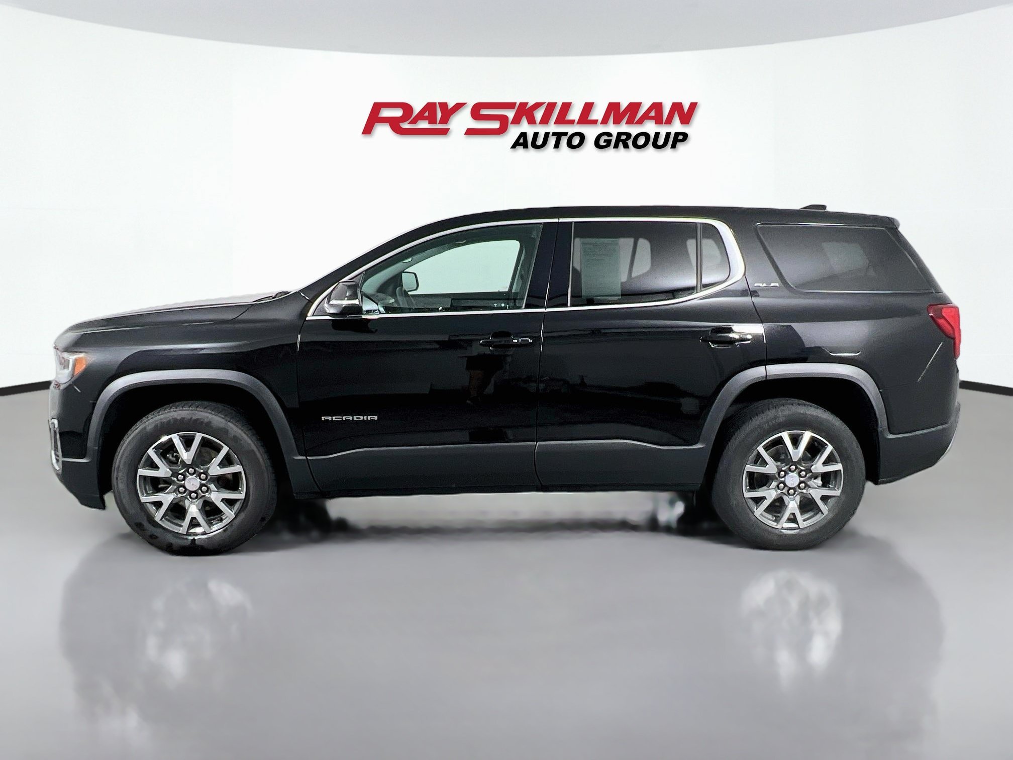Used 2023 Ebony Twilight Metallic GMC SLE image 4
