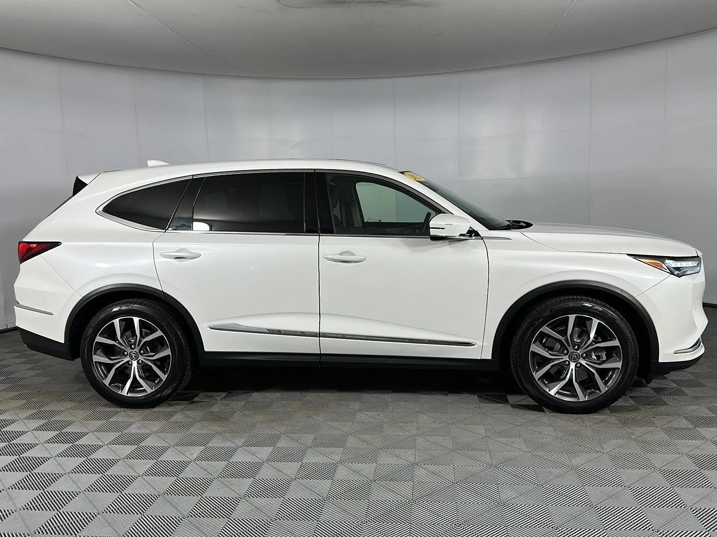 Certified Used 2023 Platinum White Pearl Acura SH-AWD w/Tech image 33
