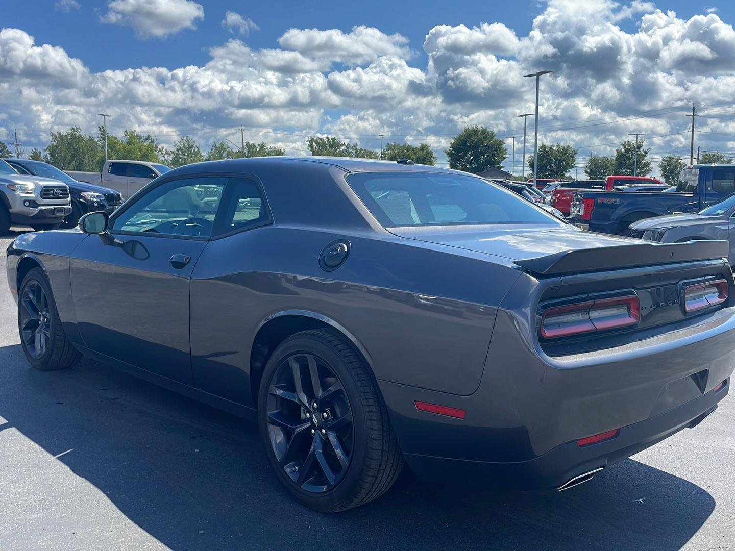 Used 2023 Granite Pearlcoat Dodge SXT image 9