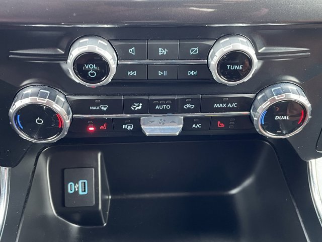 Used 2023 Hot Pepper Red Tinted Clearcoat Ford XLT image 63