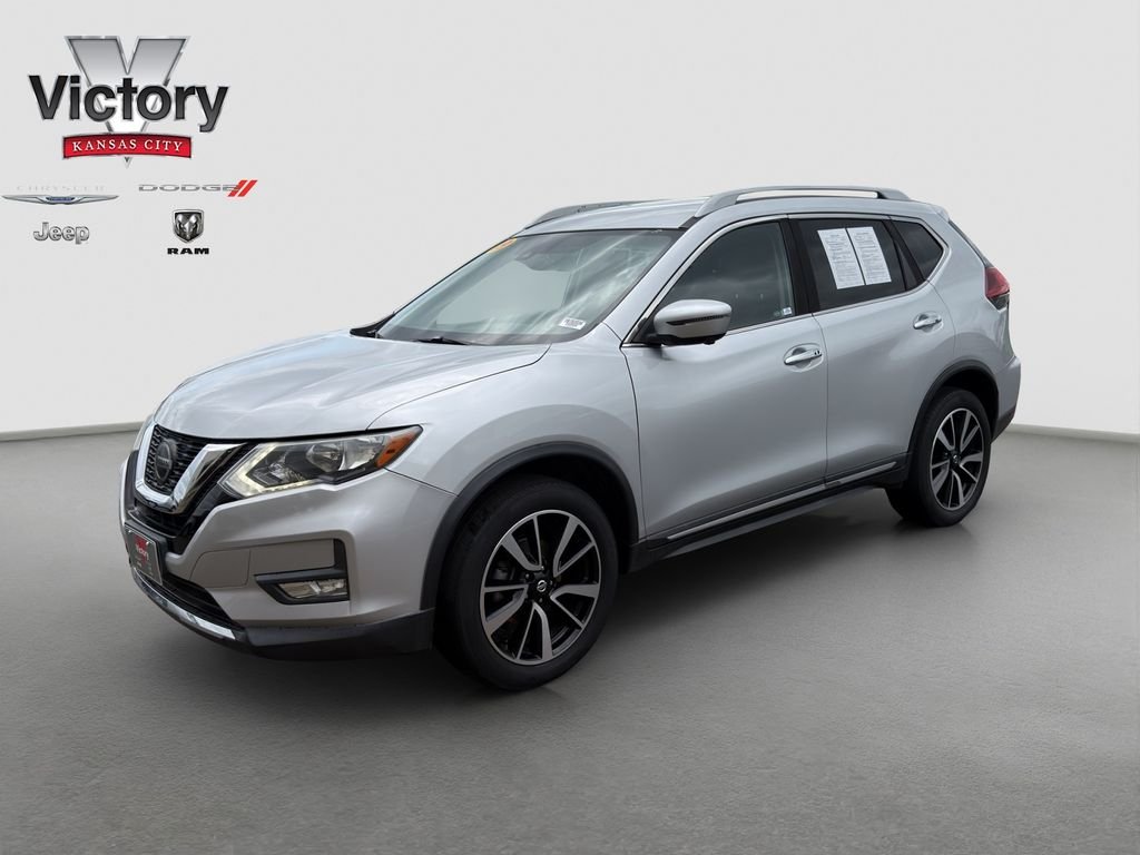 Used 2019 Silver Nissan SL image 3
