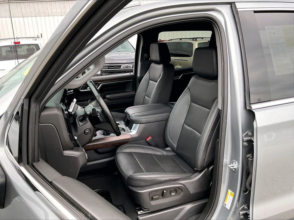 Used 2023 Silver GMC SLT image 10