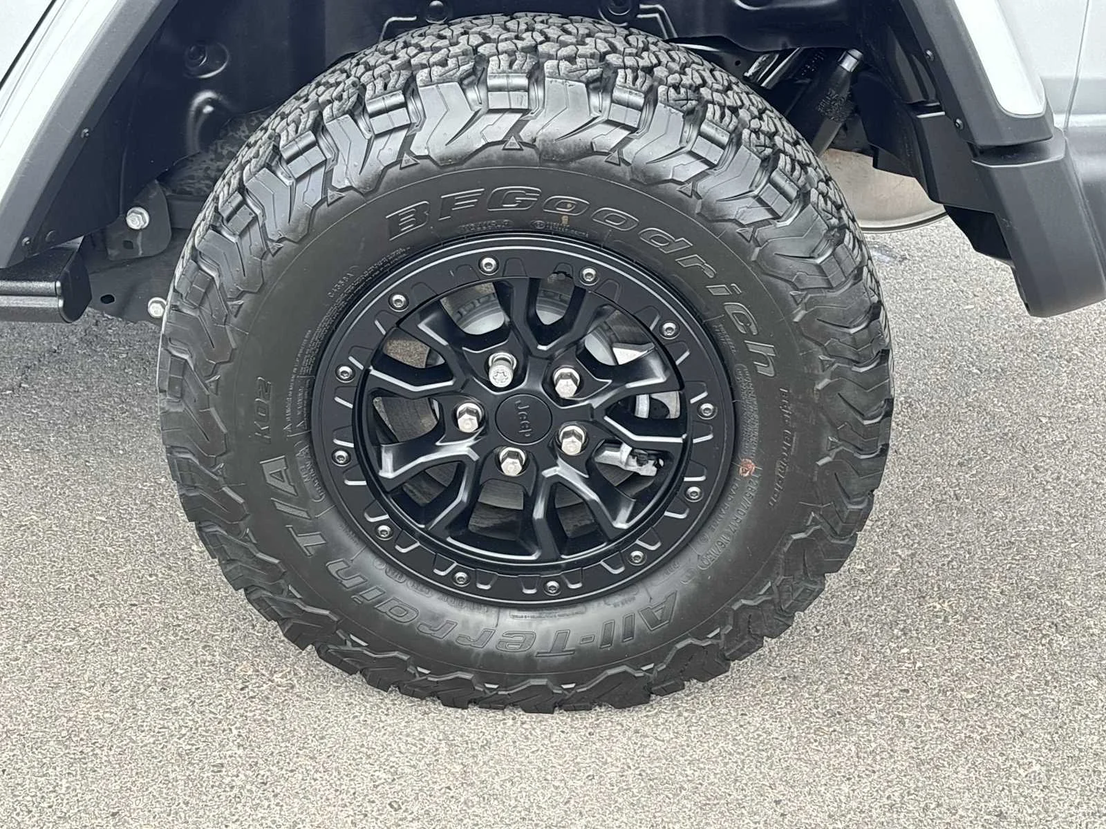 Used 2023 Silver Zynith Clearcoat Jeep Rubicon 20th Anniversary image 11