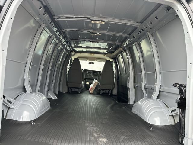 2026 GMC Savana Cargo Work Van - Photo 28