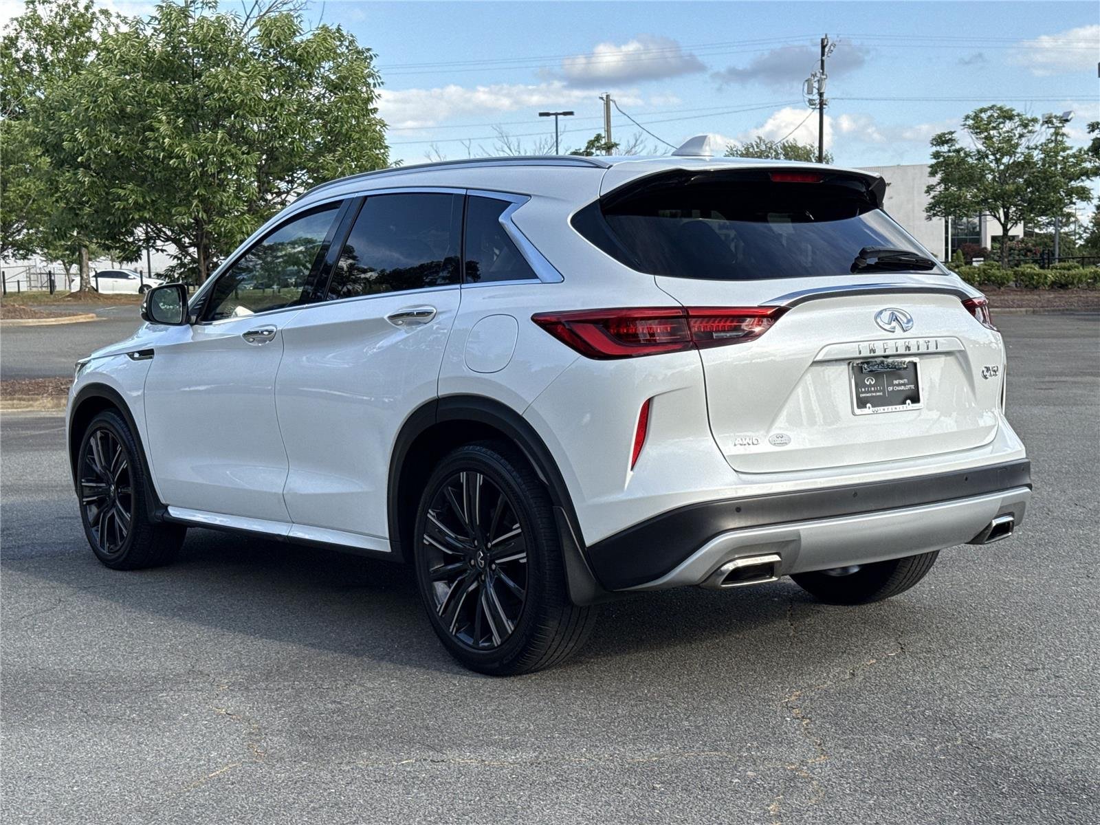 Used 2023 Radiant White INFINITI SENSORY image 25