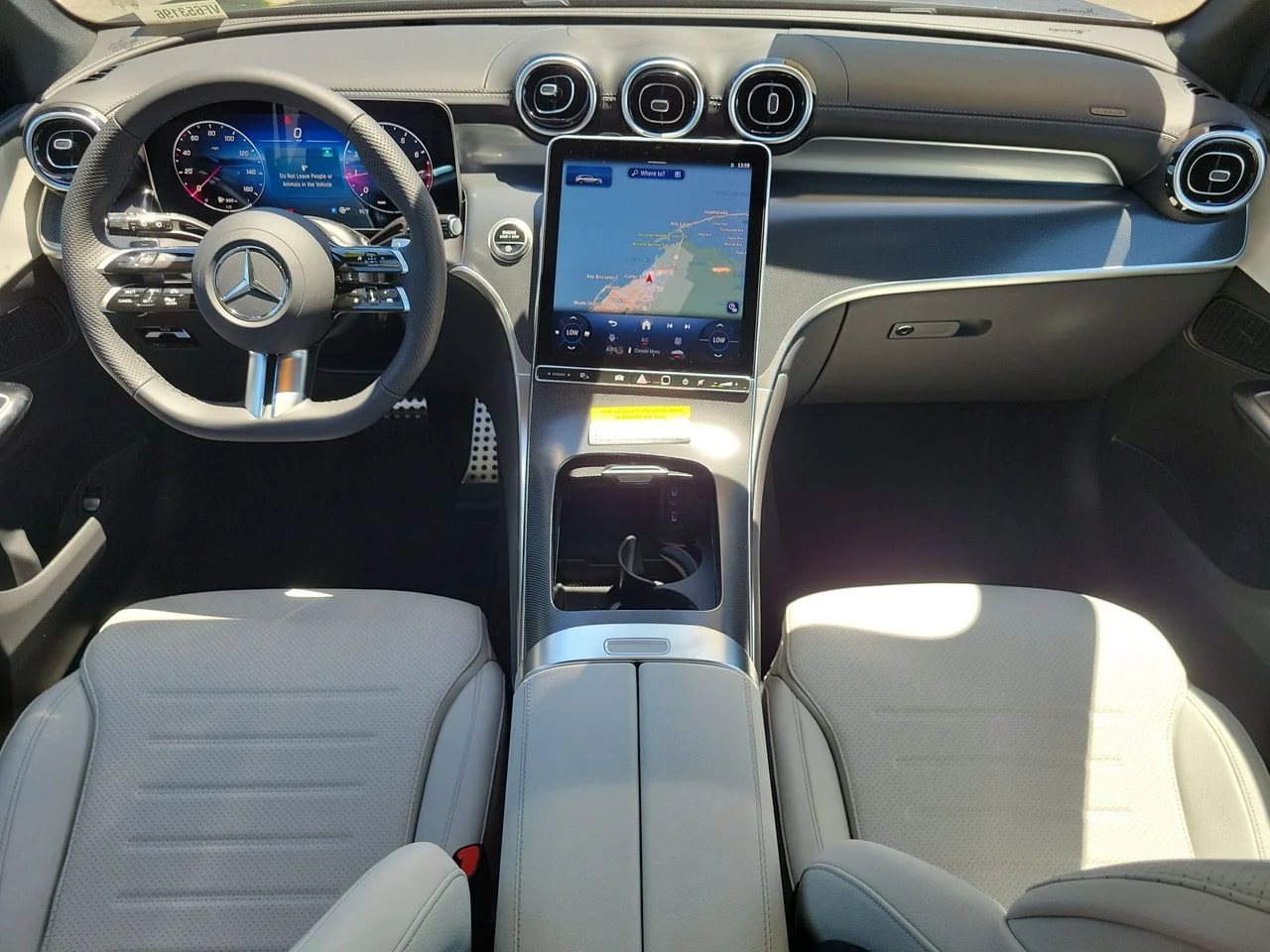 New 2027 Graphite Grey Metallic Mercedes-Benz GLC 300 image 13