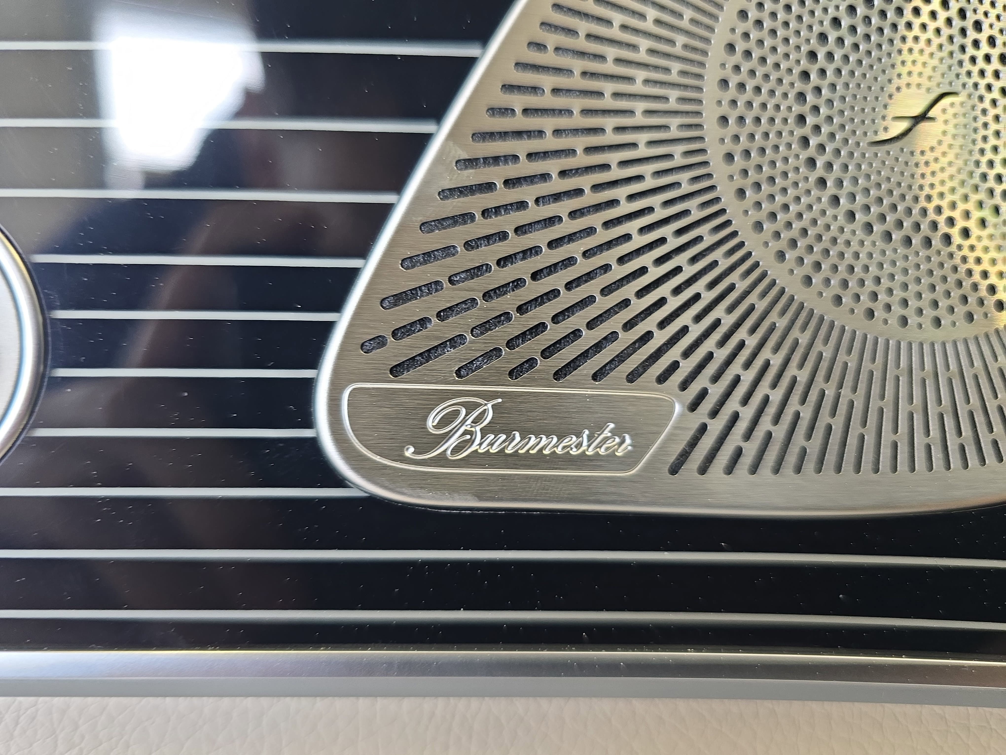 New 2026 MANUFAKTUR Moonlight White Metallic Mercedes-Benz GLE350 image 29