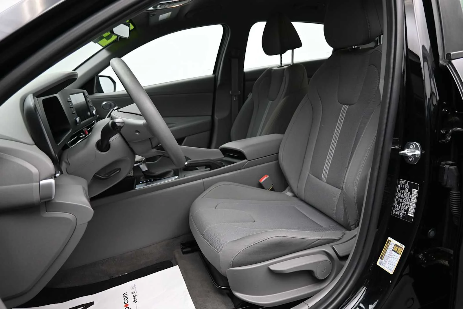 Used 2024 Abyss Black Hyundai SE image 12