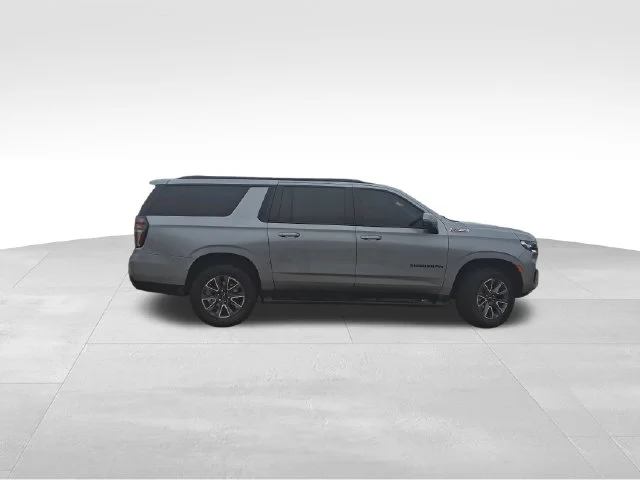 Used 2023 Gray Chevrolet Z71 image 12