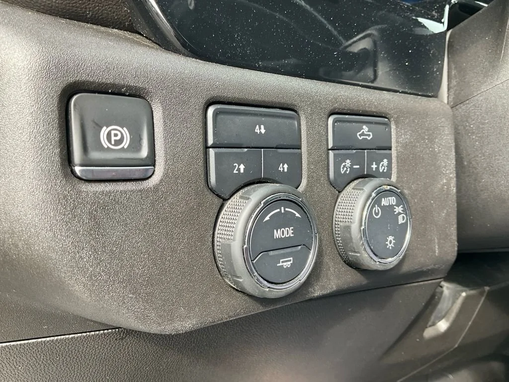 Used 2024 Summit White Chevrolet LT image 22