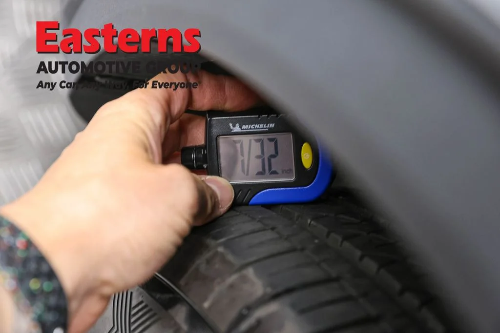 Used 2022 Blue Ford SE image 29