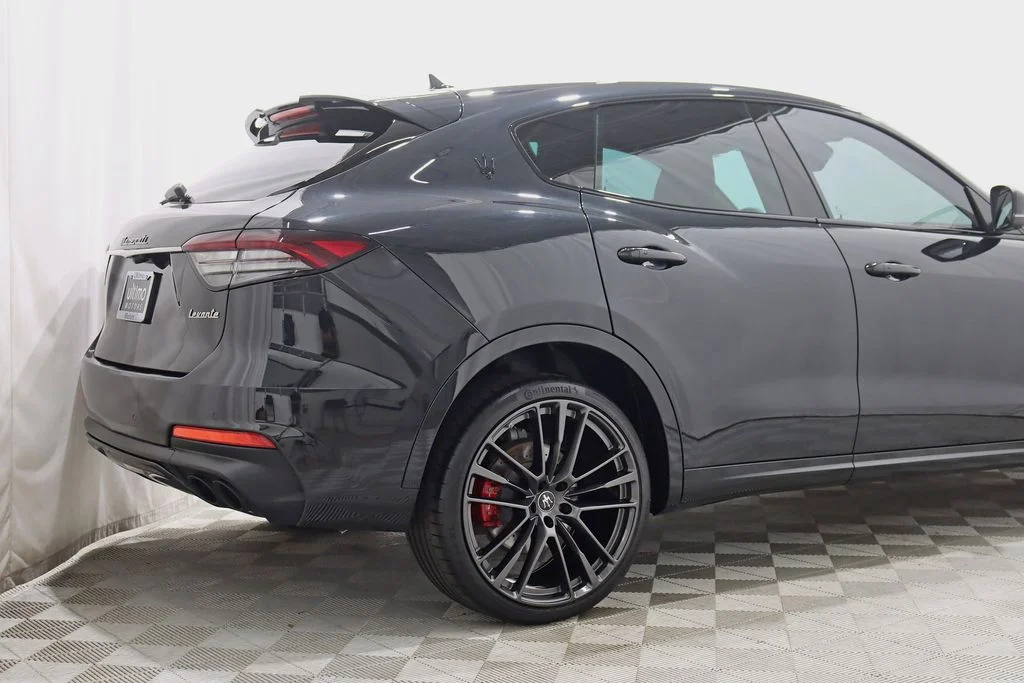 Used 2022 Black Maserati Modena image 10