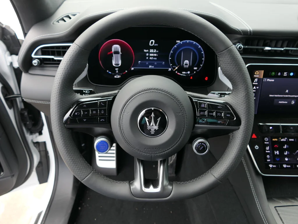 2026 Maserati Grecale Modena V6 - Photo 15