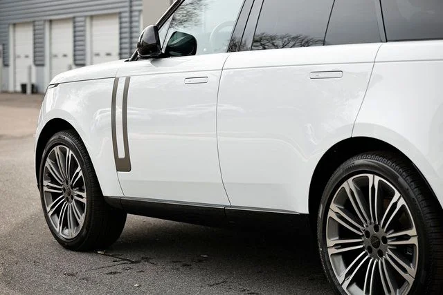 New 2026 Fuji White Land Rover SE image 8