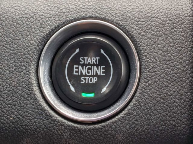 Used 2024 White GMC Elevation image 33