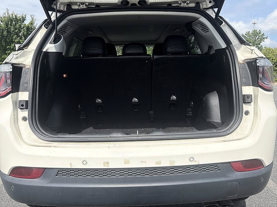 Used 2018 White Clearcoat Jeep Limited image 24