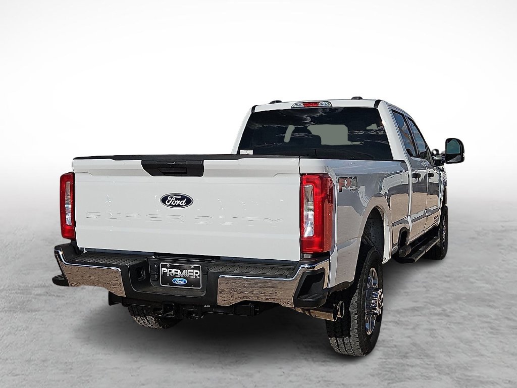 New 2027 Oxford White Ford F-350® XLT image 10