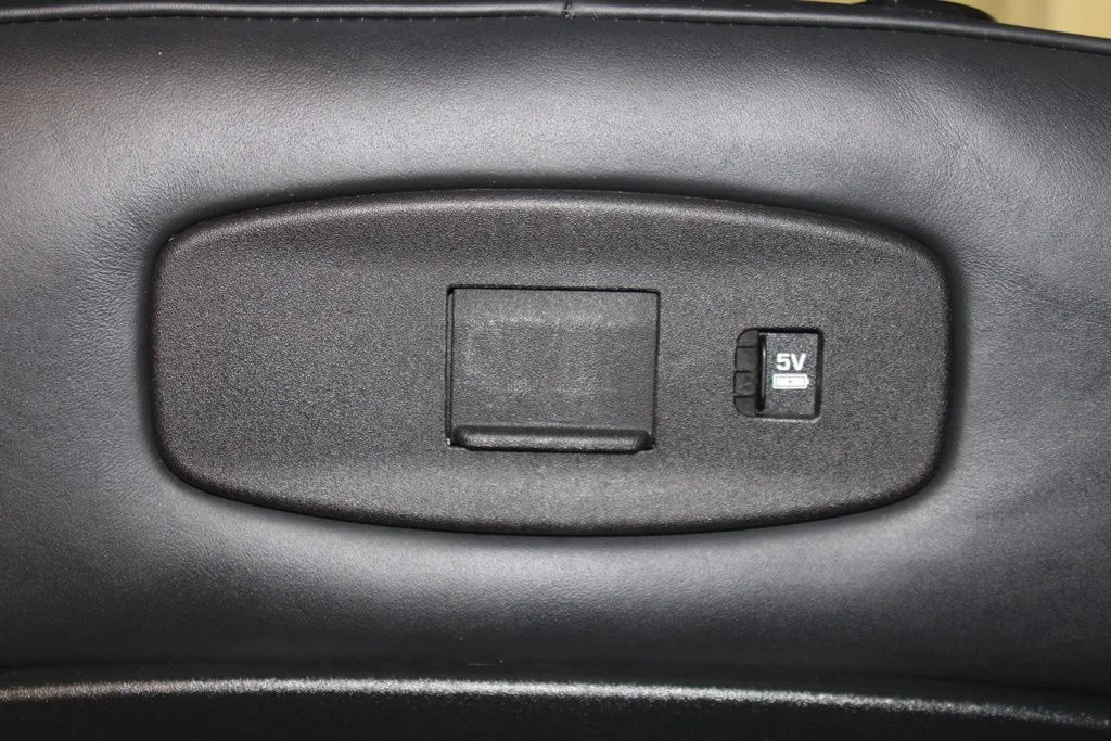 Used 2022 Silver Land Rover XS Edition image 41