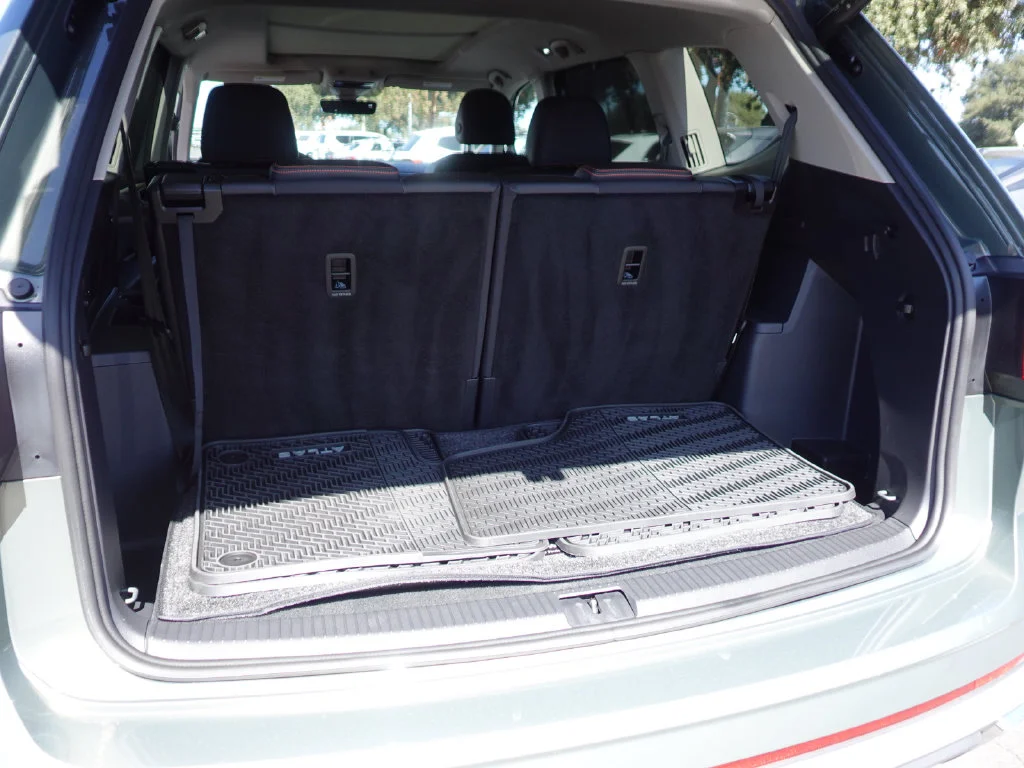 Used 2026 Green Pearl Volkswagen Peak Edition image 28