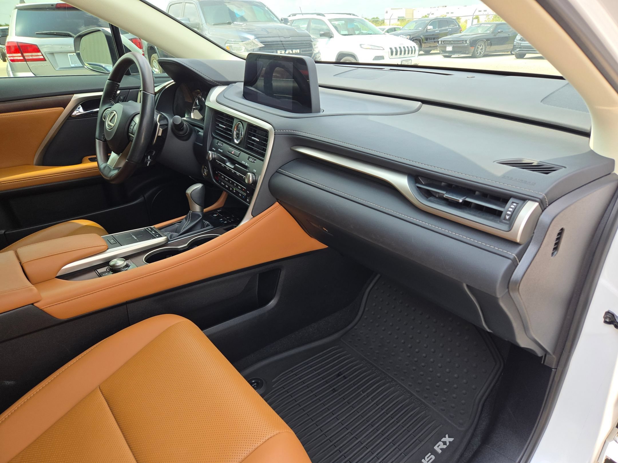 Used 2022 White Lexus RX 350 image 28