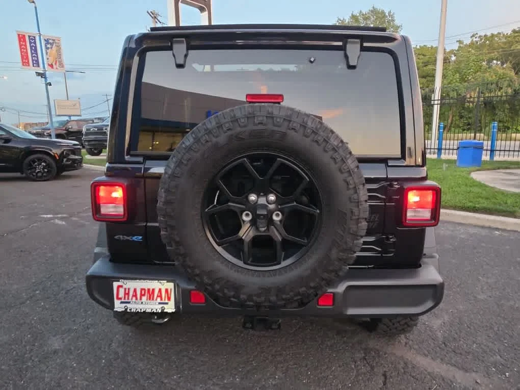 Certified Used 2025 Black Jeep Willys 4xe image 5