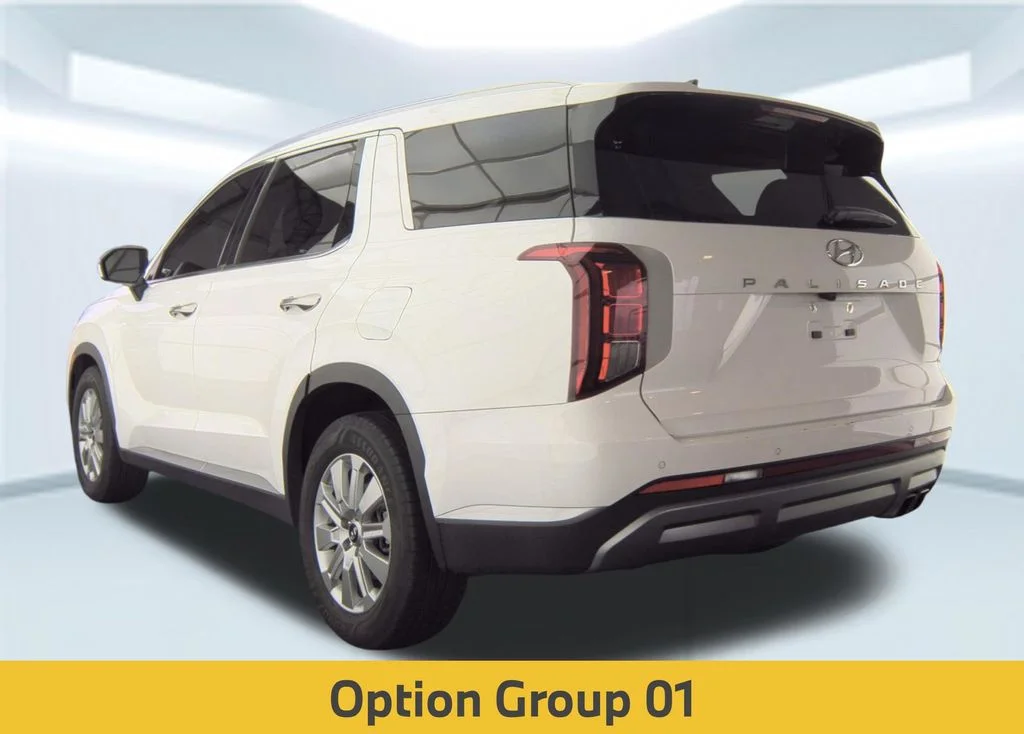 Used 2023 White Hyundai SEL image 4