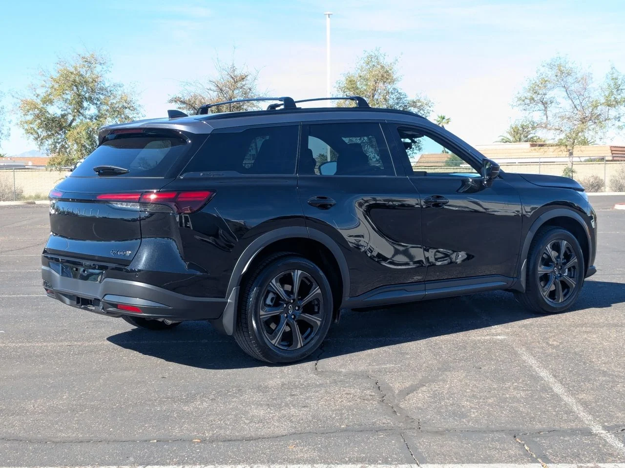 Certified Used 2026 Mineral Black Graphite Shadow INFINITI Autograph image 5
