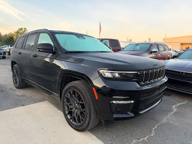 Used 2025 Black Jeep Summit image 1