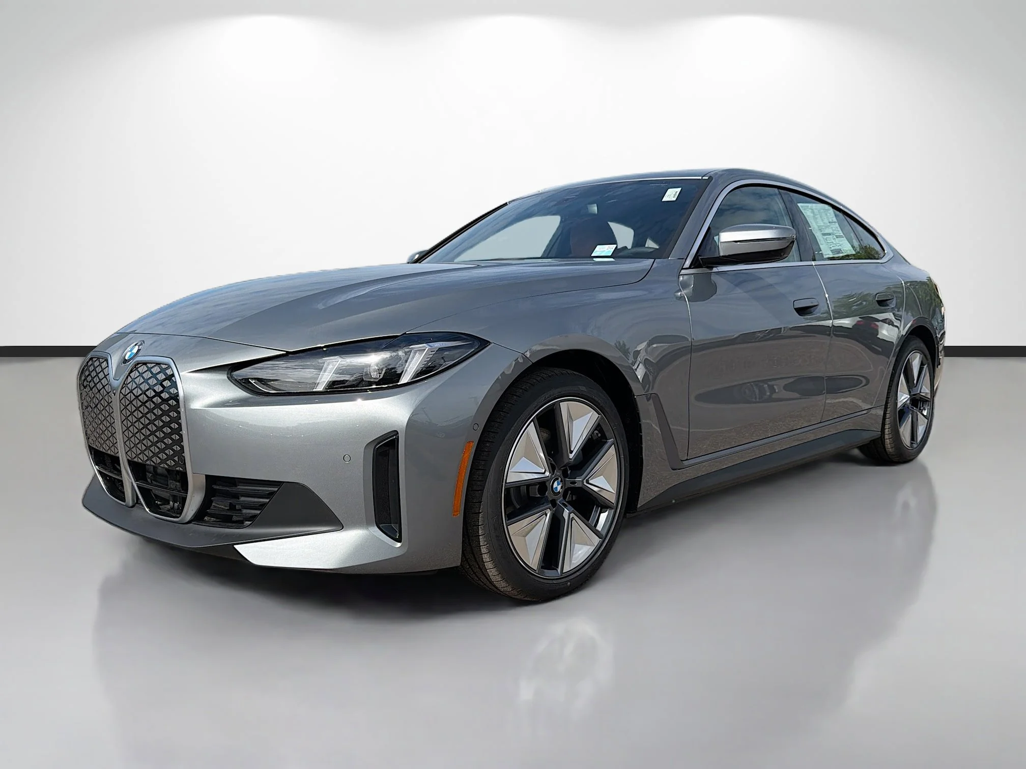 New 2026 Skyscraper Grey Metallic BMW eDrive40 image 7